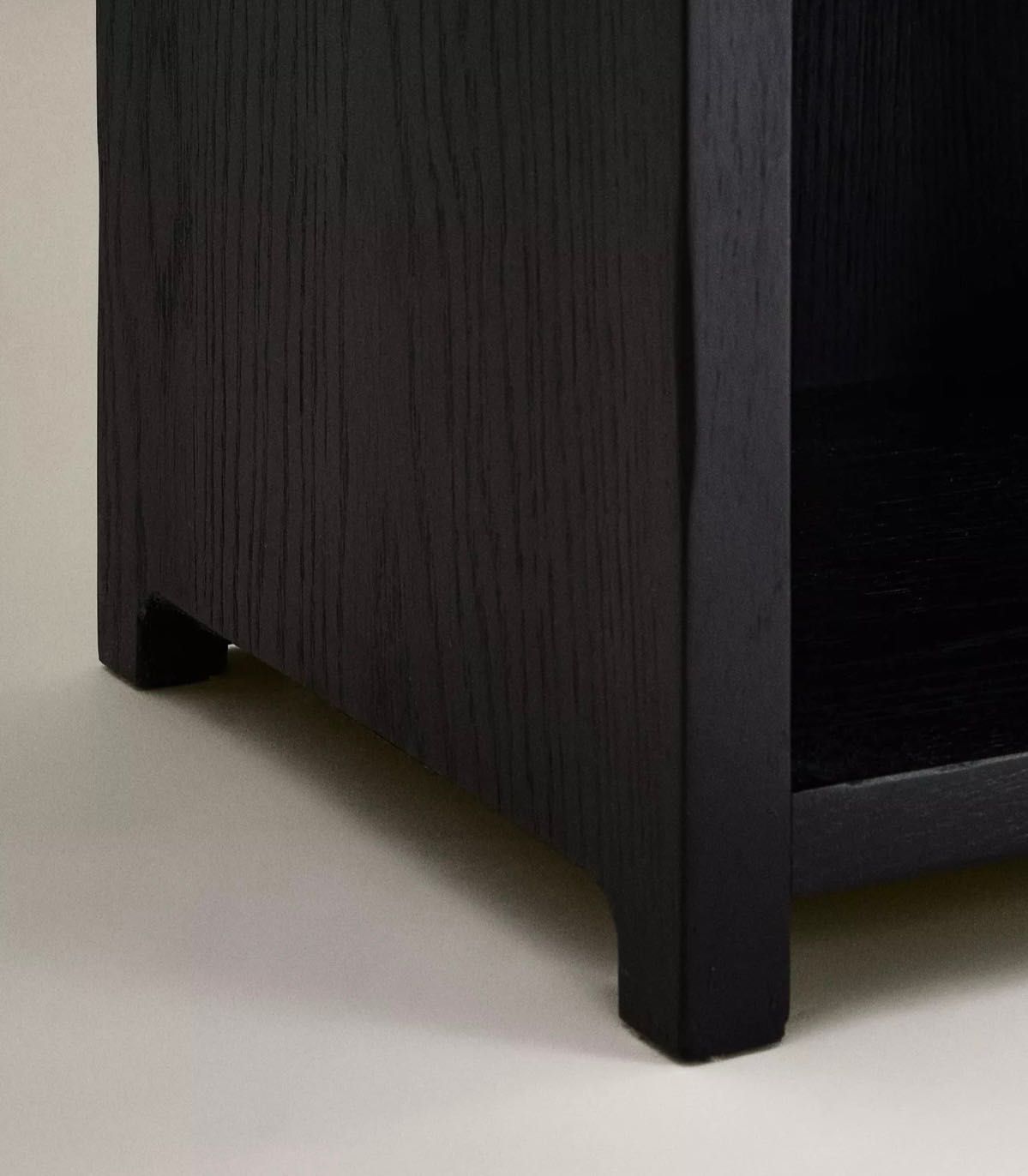 Mesa de cabeceira em carvalho da Zara Home