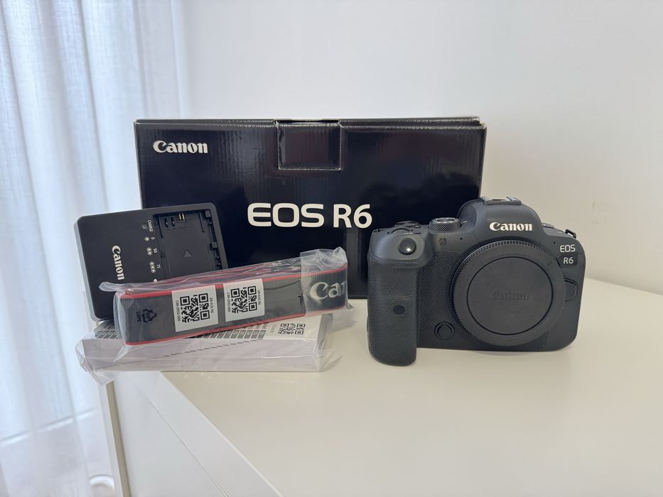 Canon R6 + 4 baterias + acessórios
