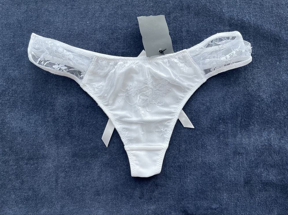 NOWE stringi koronkowe