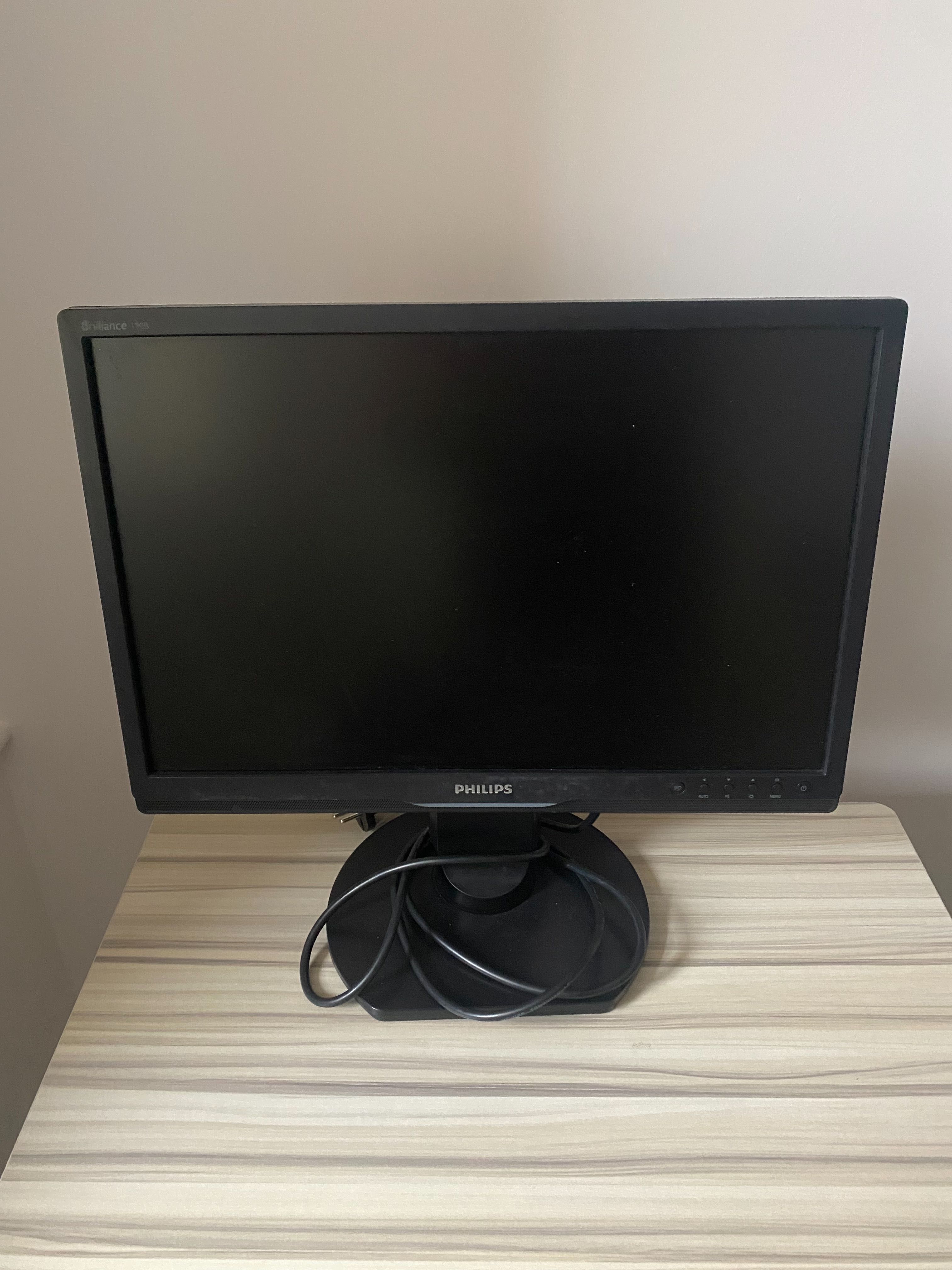 Komputer z monitorem Lenovo ThinkCentre M90p + Philips Brilliance 190B
