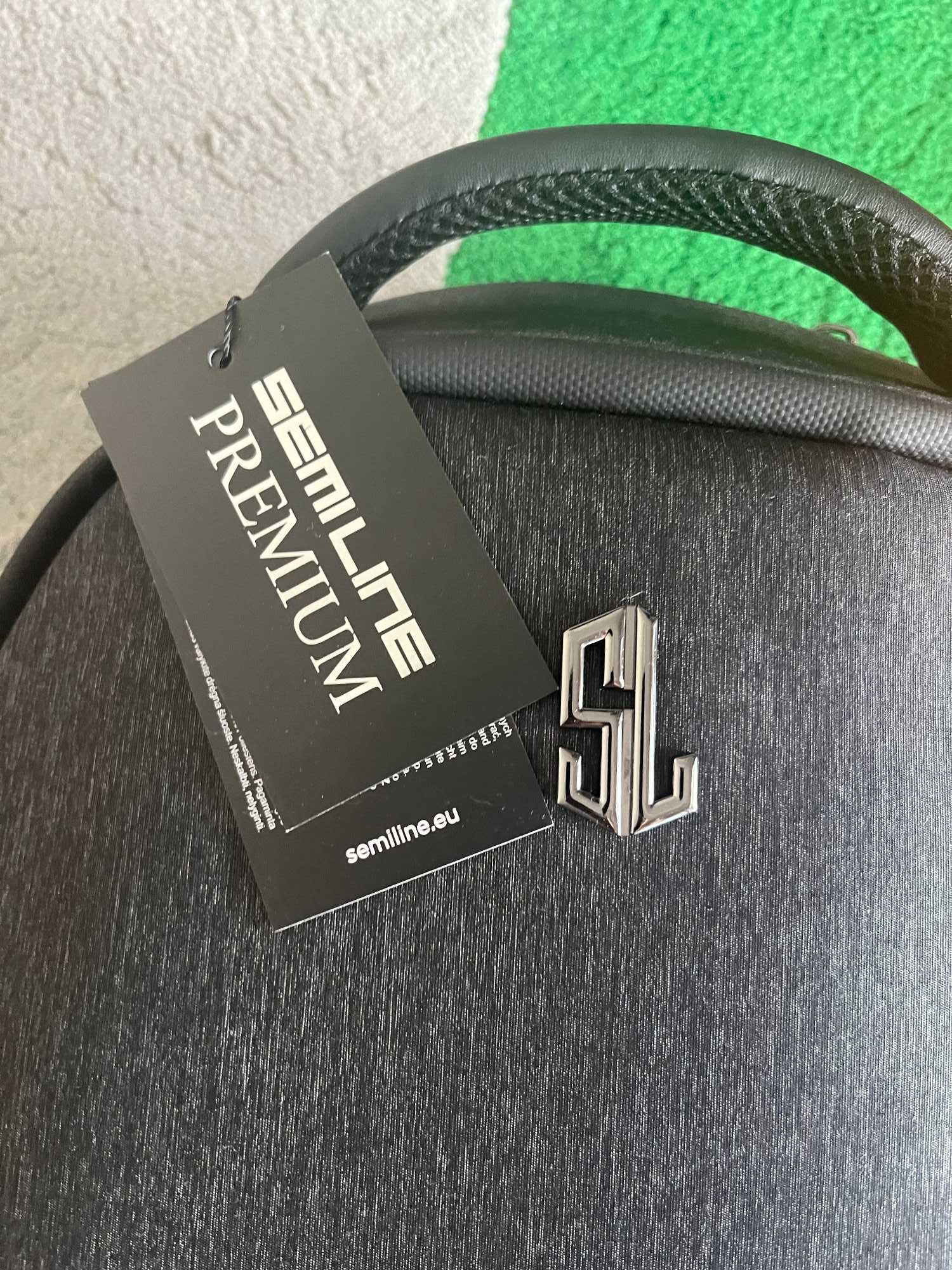 NOWY Plecak usztywniany z kieszenią na laptopa i tablet USB Semi Line