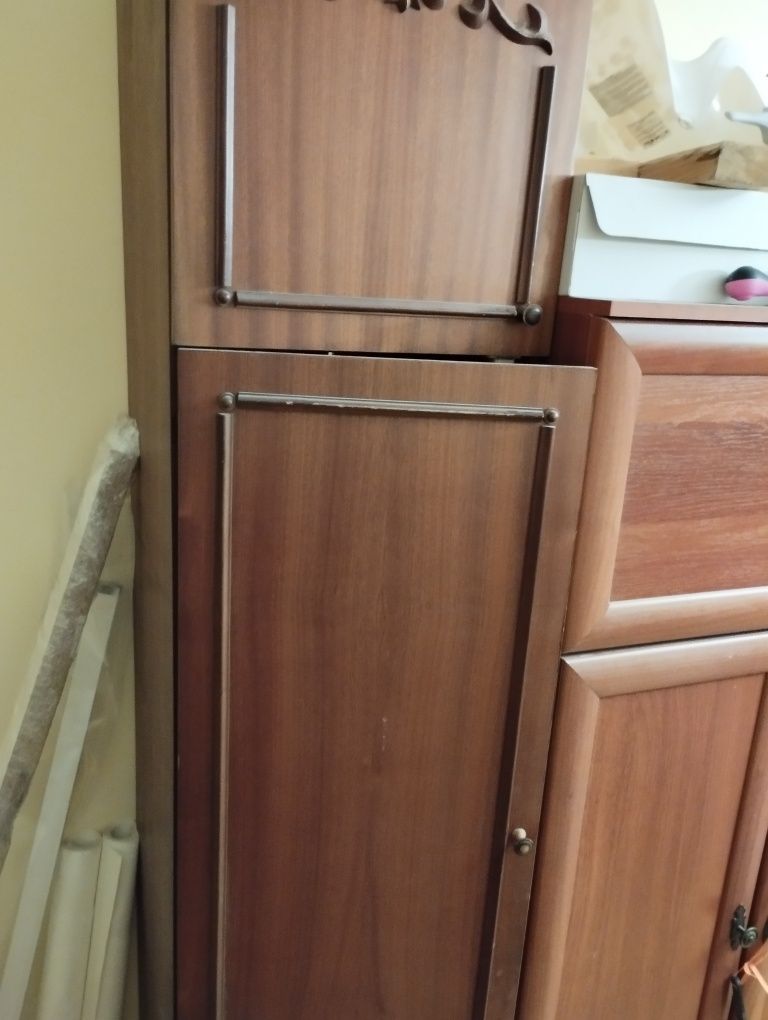 Шафа, шкаф в кімнату