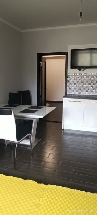 Продаю  4-х комнатную квартиру  на 2-м эт в кирпичном 9-ти эт.доме