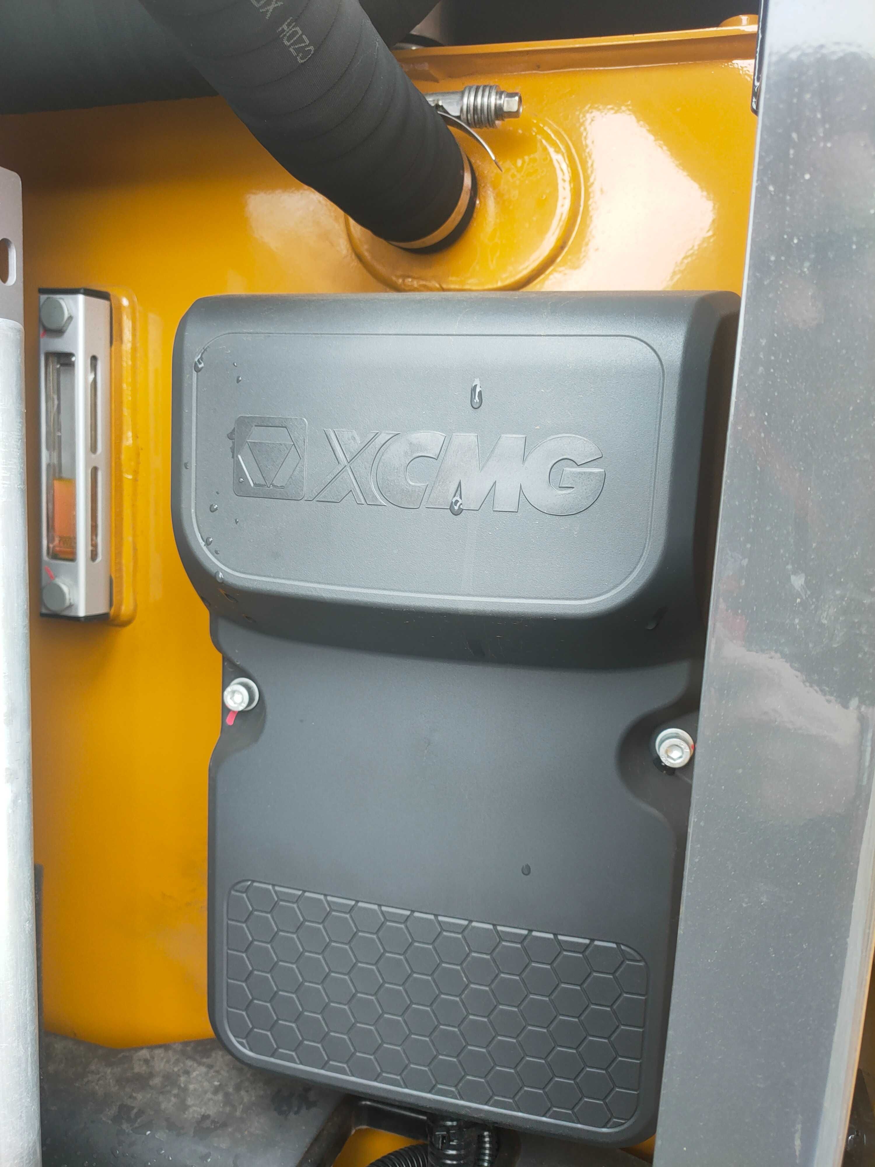 міні-екскаватор XCMG XE60GA