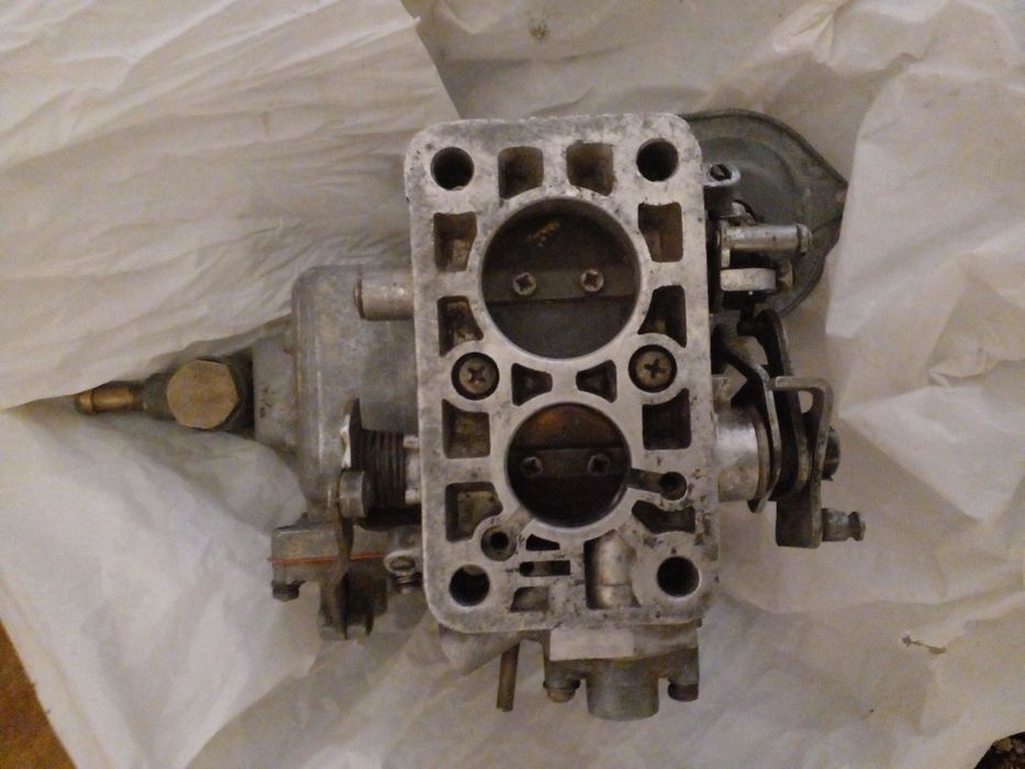 Верхня кришка середня частина 2105 нижня частина 2107