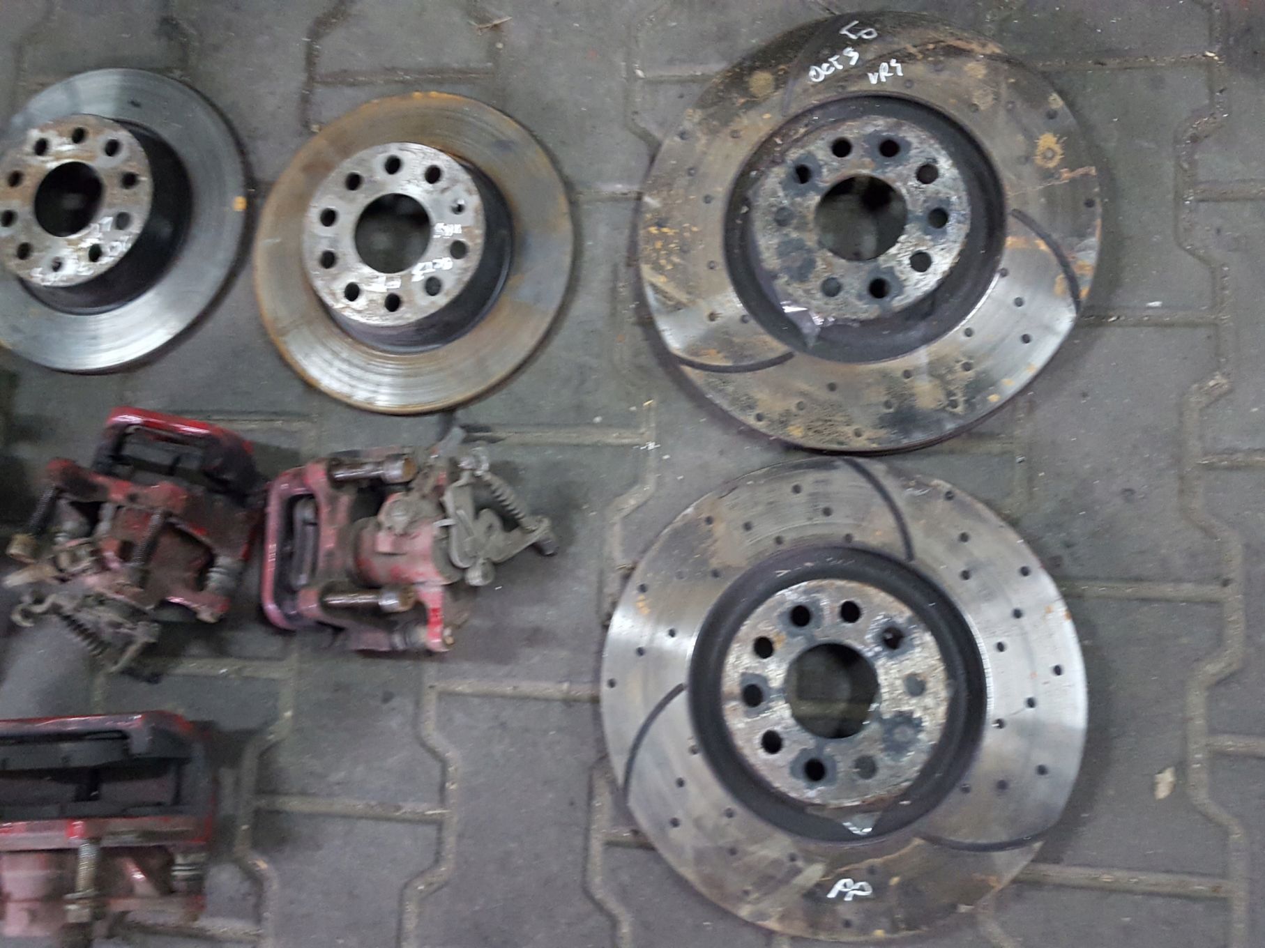 SKODA OCTAVIA 2 II RS VRS ZACISKI TARCZE PRZÓD 340MM TYŁ