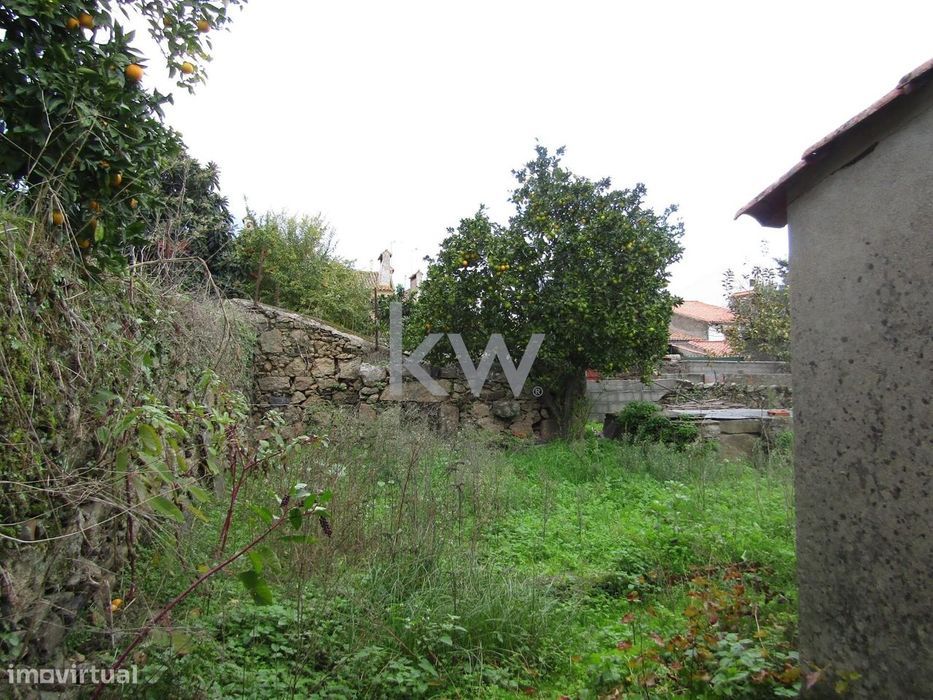 Casa de aldeia com garagem e logradouro em Monte Claro, NIsa