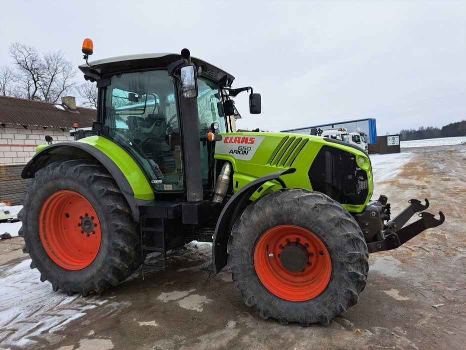 Claas Arion 650 , oryginalny, niski przebieg 4117 mth !!!