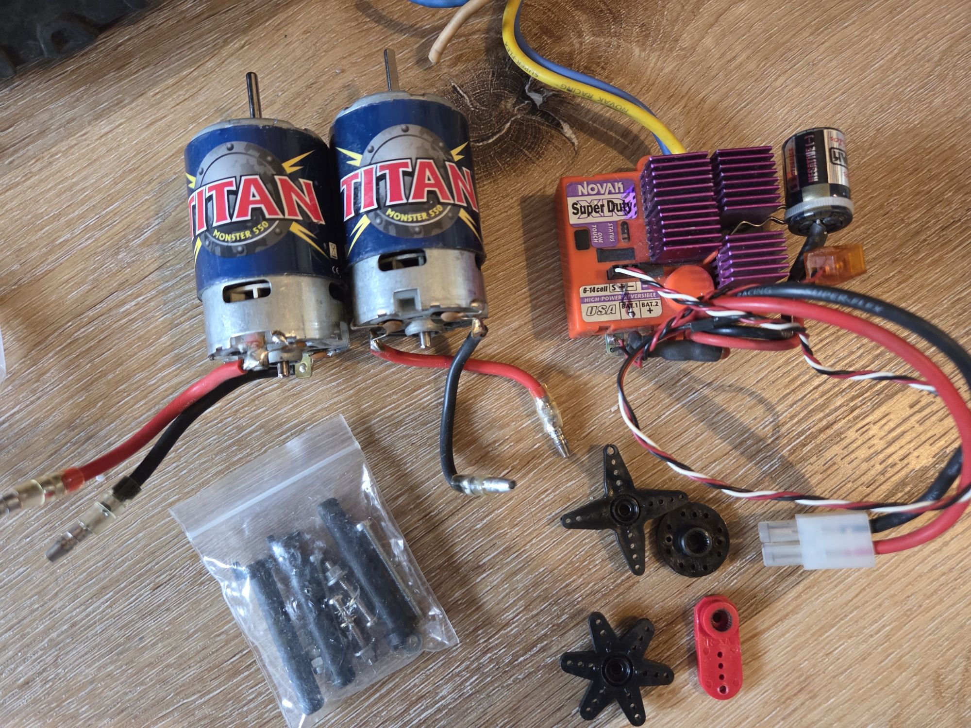 Model zdalnie sterowany Trial RC CRAWLER Clodbuster w stylu Bully  MOA