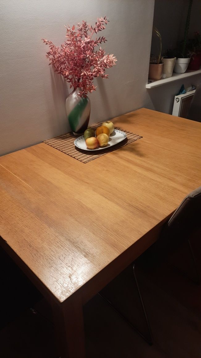 Stół kuchenny +4 krzesla