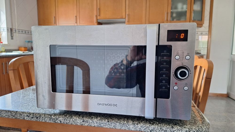 Vendo micro-ondas DAEWO KOC-9Q4T  usado em bom estado