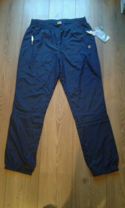 WYPRZEDAŻ Nowe spodnie dresowe firmy 4f męskie rozmiar M