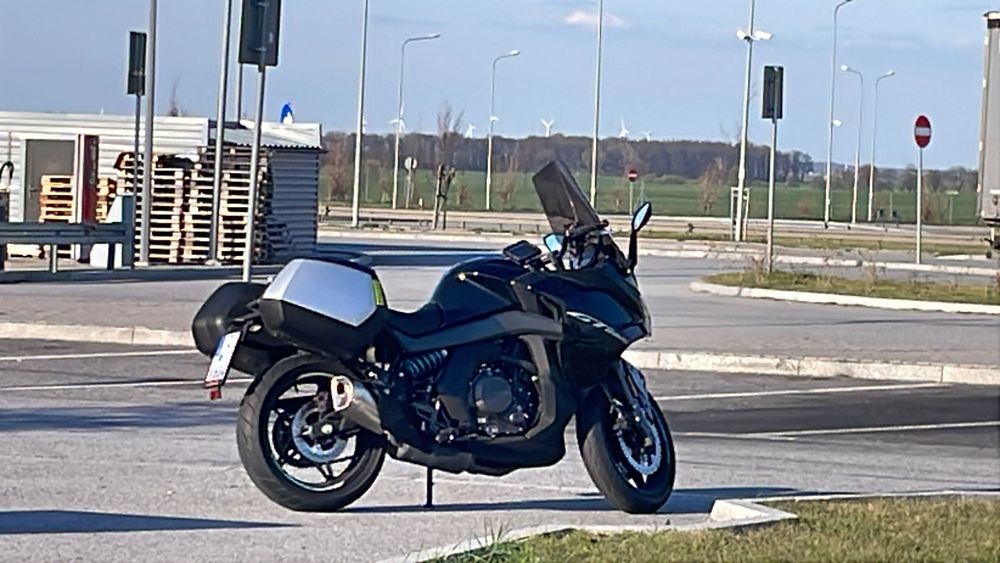 CfMoto 650 GT    ( Kawasaki ER6)