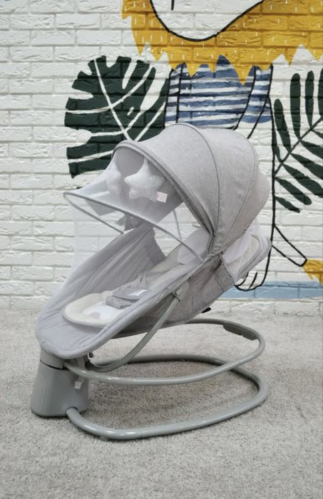 Продам Заколисуючий центр-шезлонг Mastela Grey-Beige