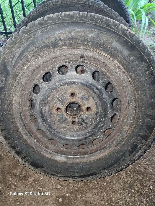 Opony zimowe komplet felgi 14 175/65 rozstaw śrob 4x100