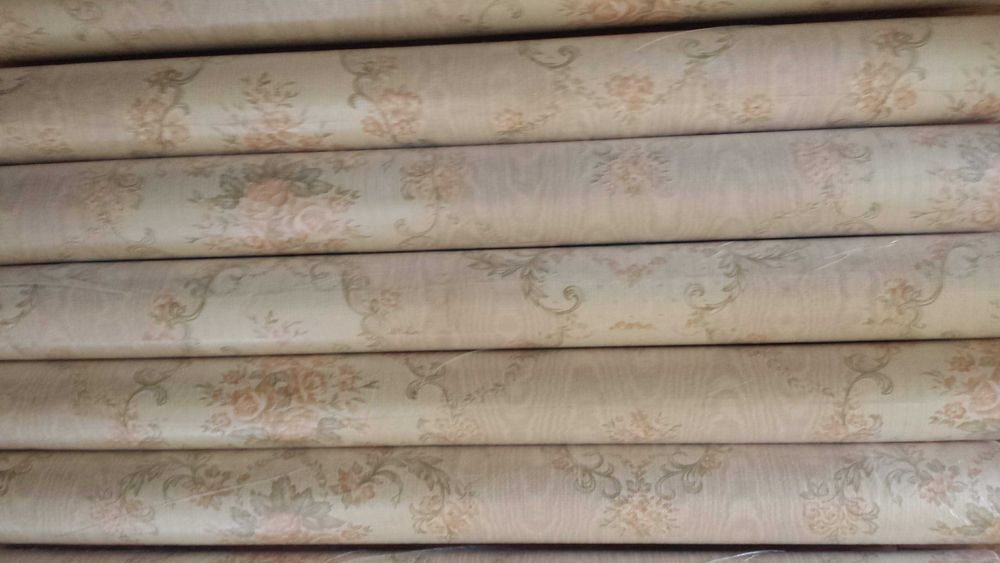 Обои 7 рулонов ,цена за все 700гр.