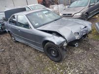 Posiadam czesci bmw e36  sedan