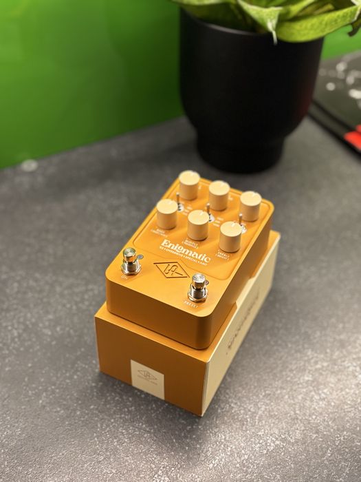 Universal Audio UAFX Enigmatic ’82 Overdrive Special Amp