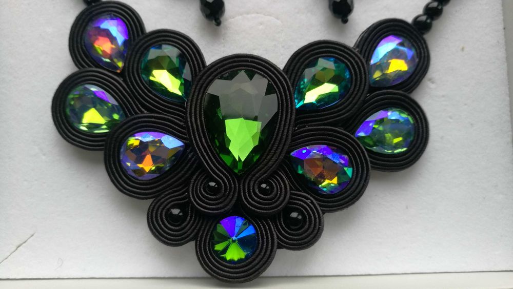 Efektowna biżuteria naszyjnik kolczyki czarna multikolor jak nowe