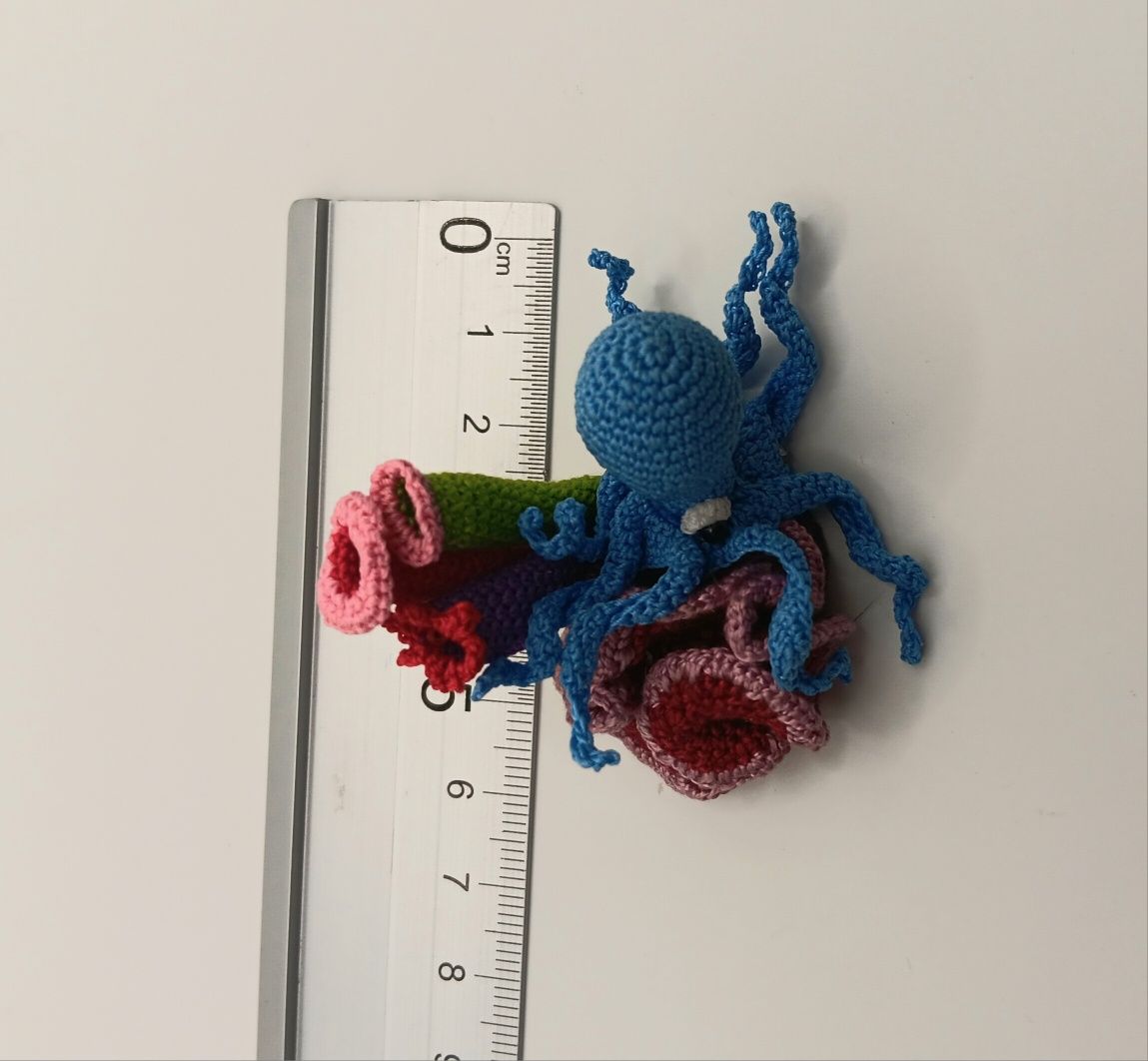 Coral reef com polvo em crochet miniatura dollhouse