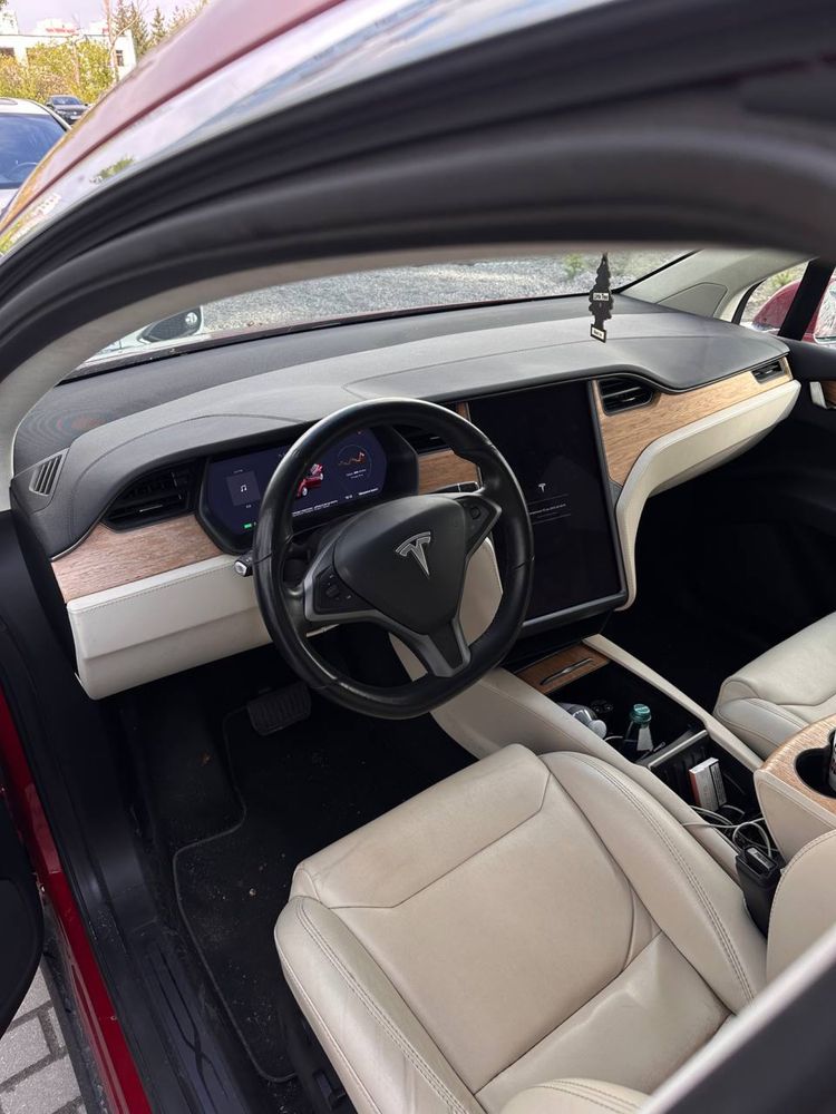 Tesla Model X 2018 75D