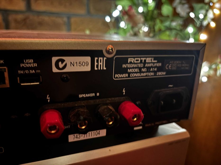 Wzmacniacz ROTEL A14