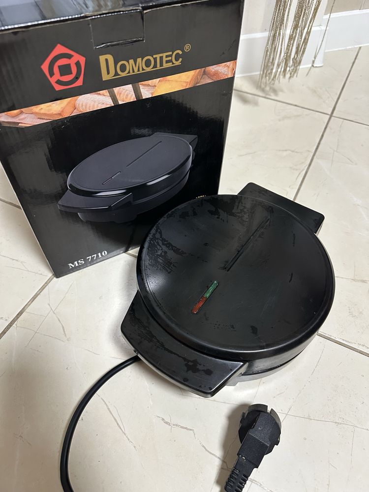 Вафельниця domotec