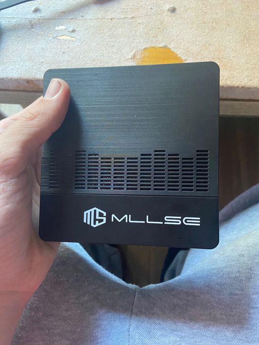 Mini pc com cabo