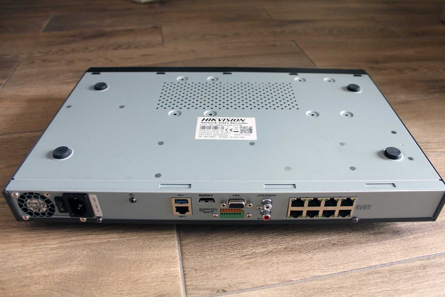 Видеорегистратор Hikvision DS-7608NI-E2/8P • 8 POE портов •