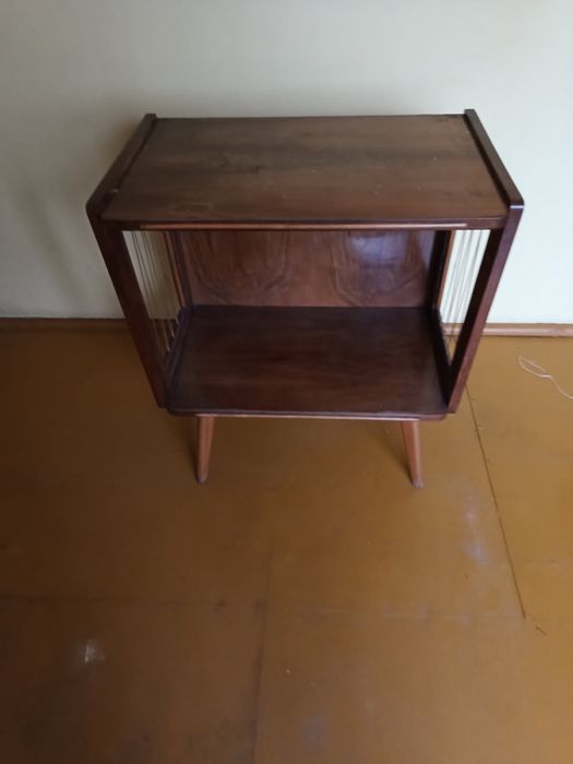 Stolik RTV z żyłkami PRL