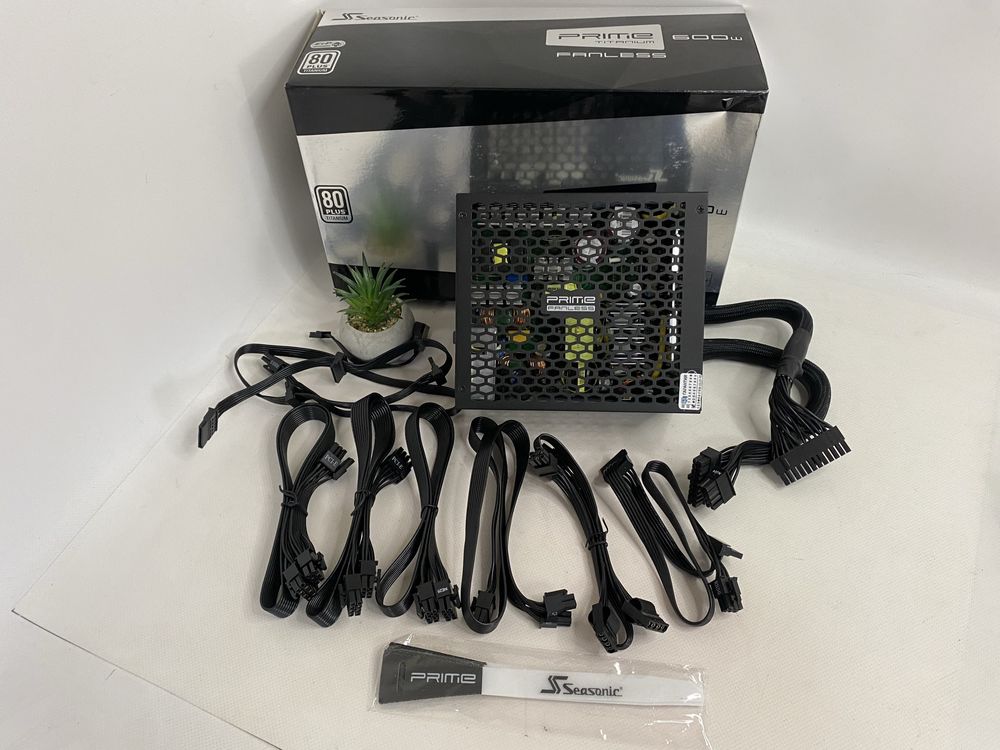 Блок живлення Seasonic Prime 600W Titanium Fanless (SSR-600TL)