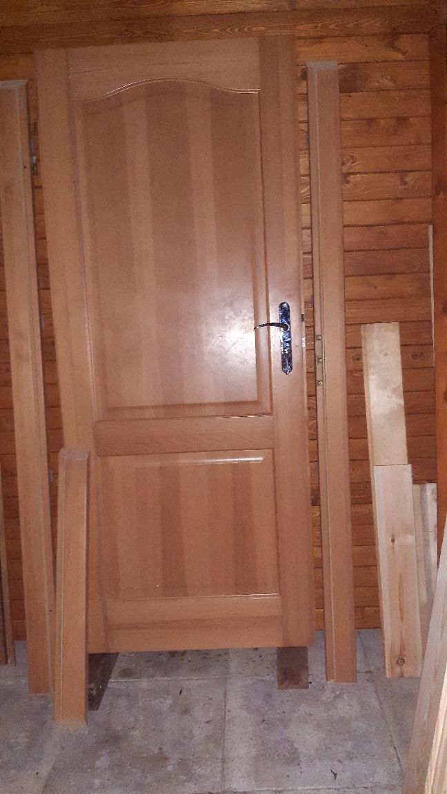 Drzwi drewniane pełne wewnętrzne