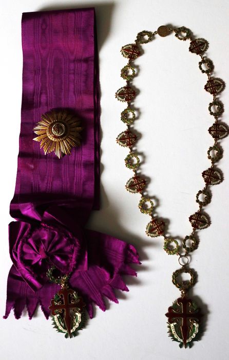 Insígnias de Grã-Cruz Ordem Militar Santiago da Espada em estojo