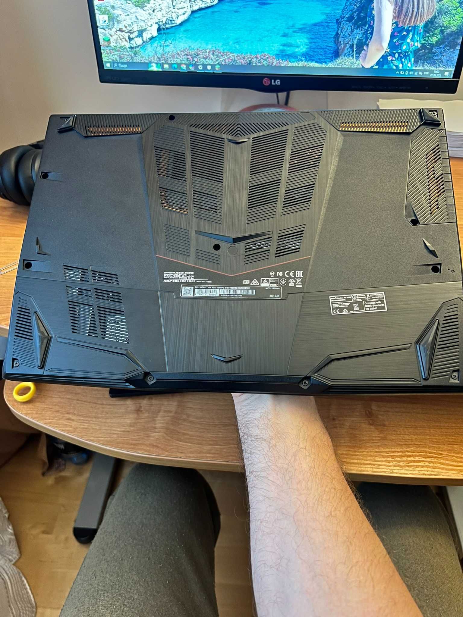 MSI GF65 9SD на запчастини, або ремонт