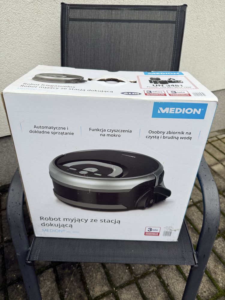 Robot myjacy podlogi Medion
