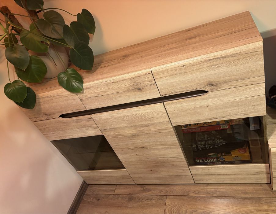 Komoda z witryną Black Red White