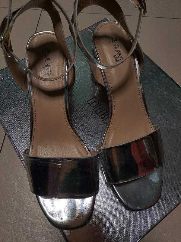 Серебристые босоножки с каблуками в стразах, 37 размера Dunnes