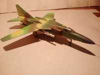 Модель самолета миг-23