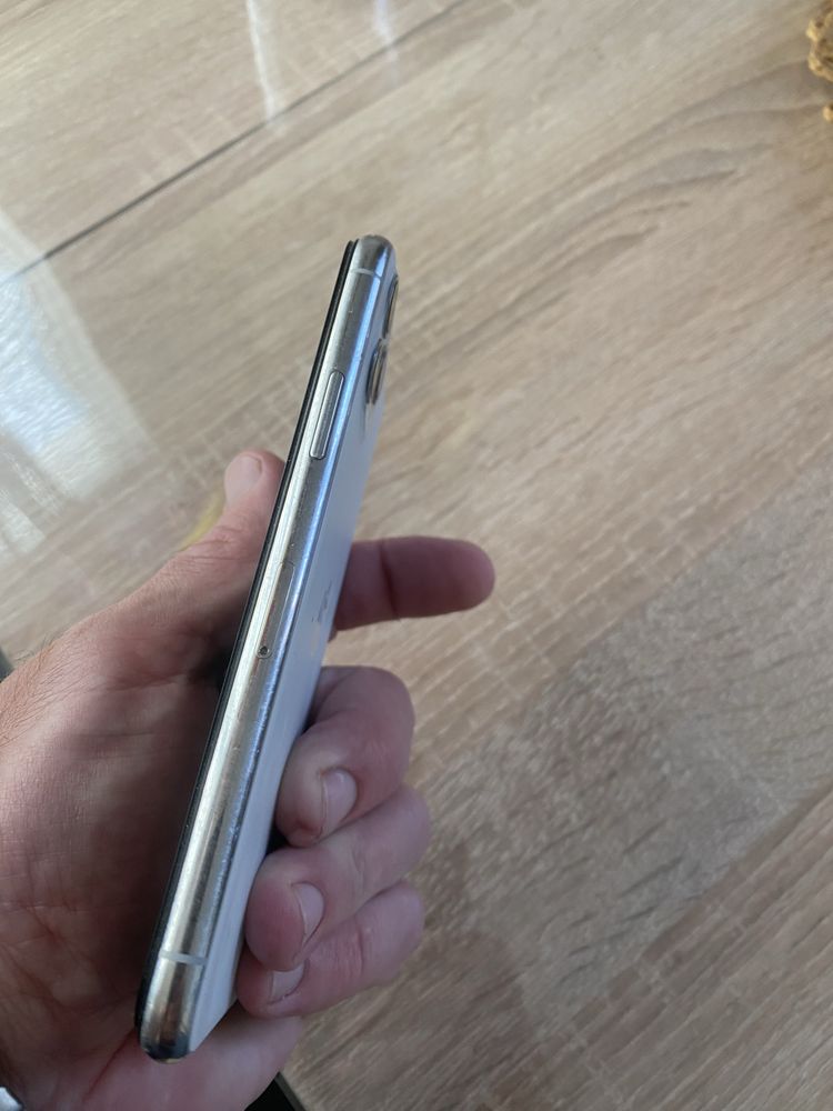 Продам Iphone 11 pro 256