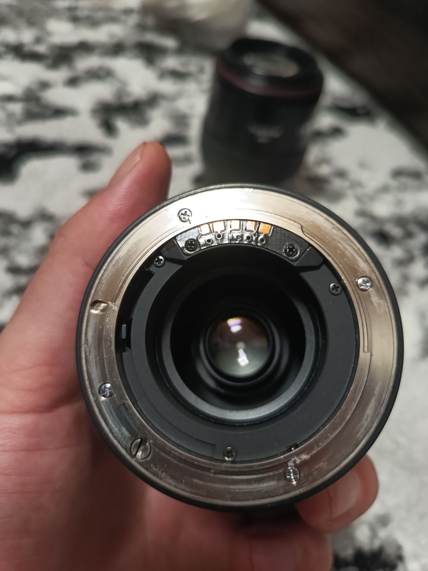 Об'єктив Tokina 35-70