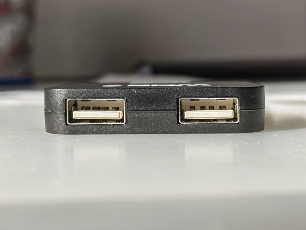 Hub DESIGN GIFTS Usb Com 4 Portas Usb (Cinzento)