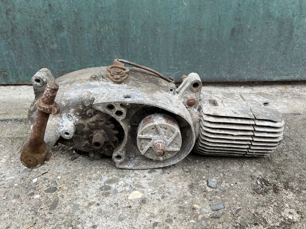 Jawka Jawa 50 mustang kaczka Romet Ogar silnik kartery skrzynia 223