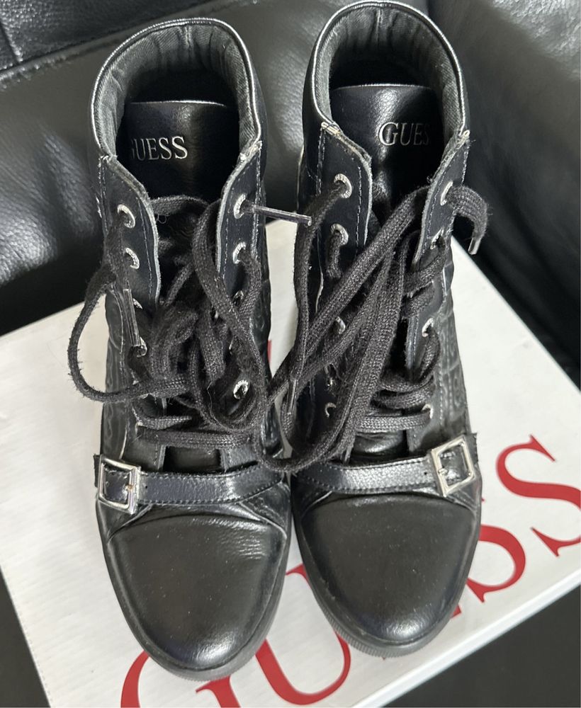 Buty damskie na obcasie koturnie Guess 39 czarne botki