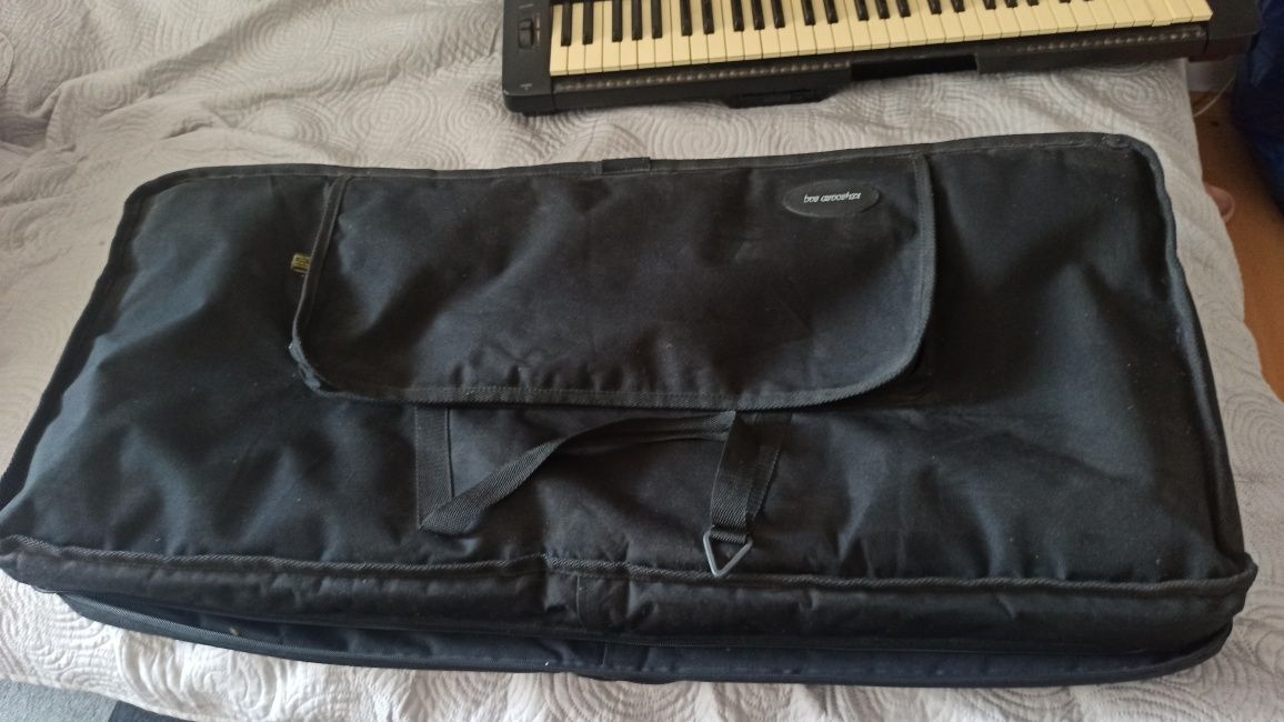 Yamaha psr 630 + stojak na nuty + stojak na keyboarda + zasilacz + pok