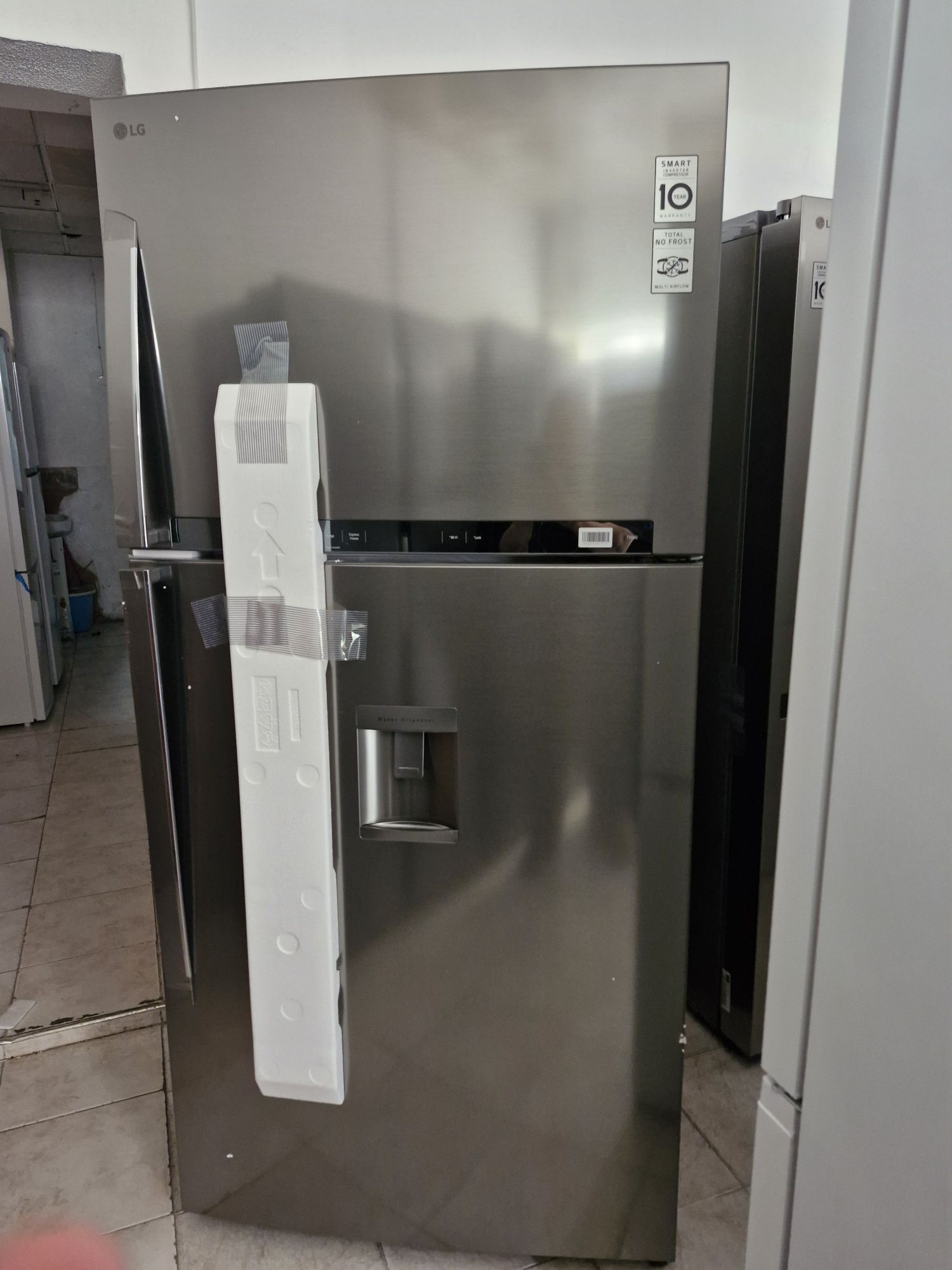 Frigorífico com congelador com dispensador de agua lg