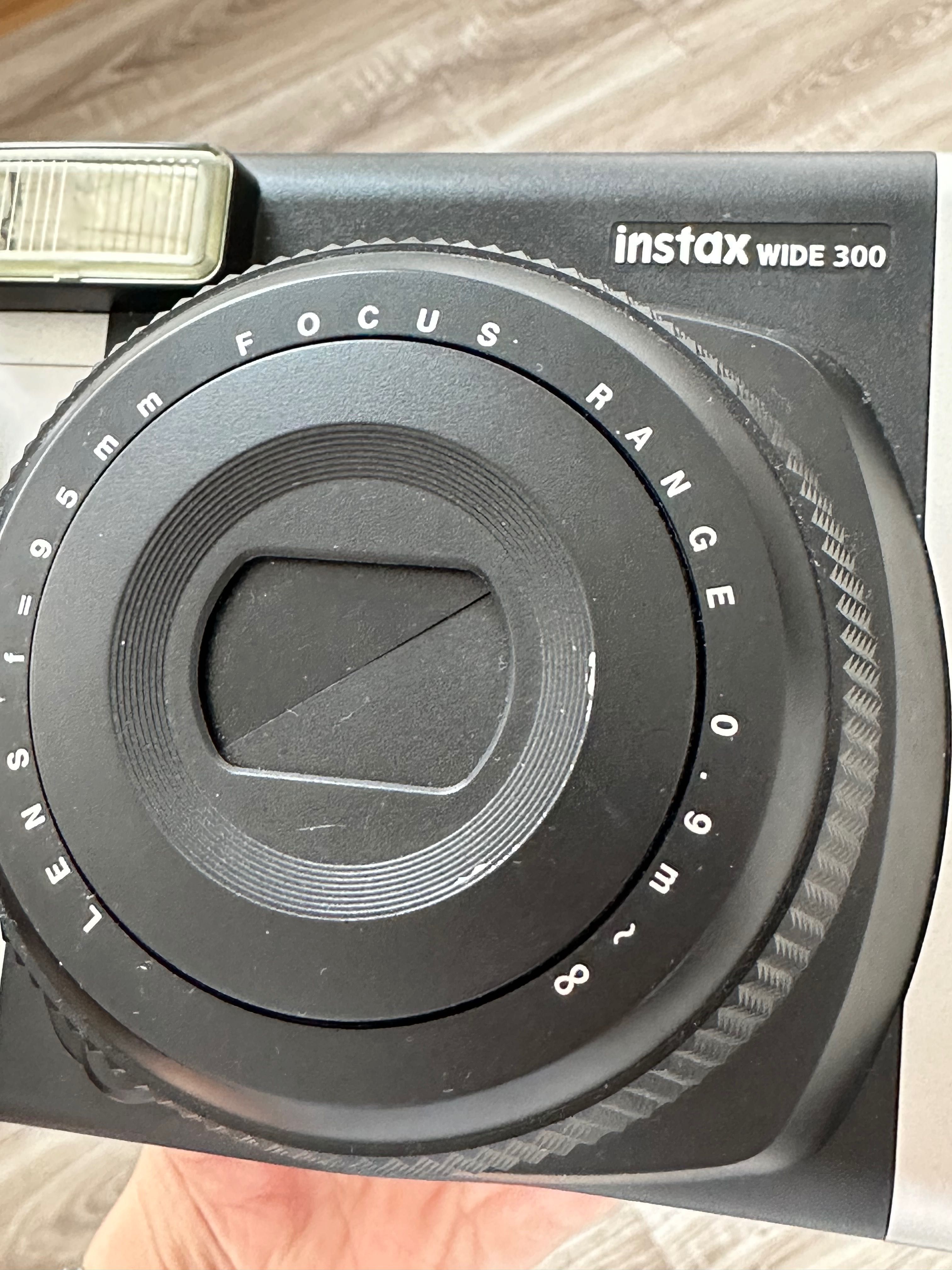 Фотокамера моментального друку Instax wide 300