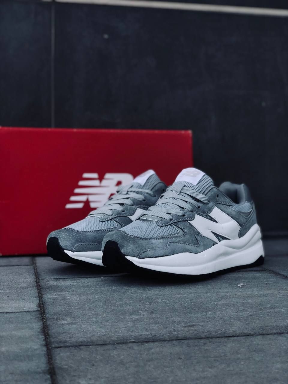 Мужские кроссовки New Balance Серые спортивные кроссовки New Balance