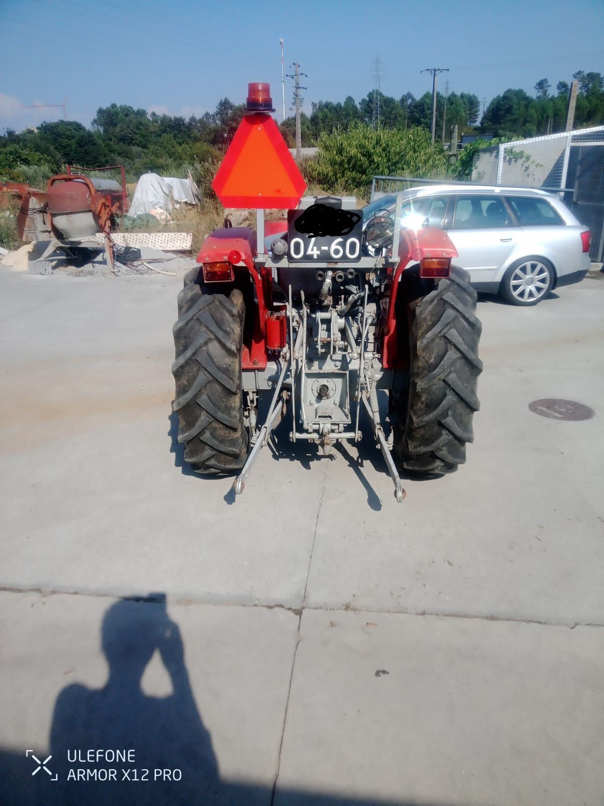Vende-se Trator agrícola