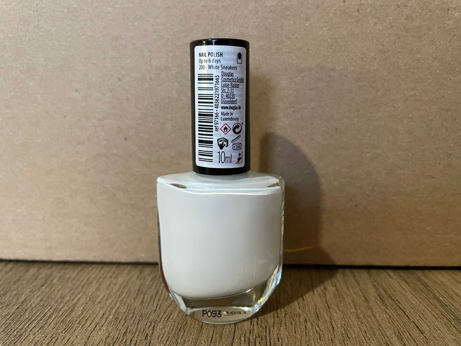 Lakier do paznokci Douglas - 200 white sneakers