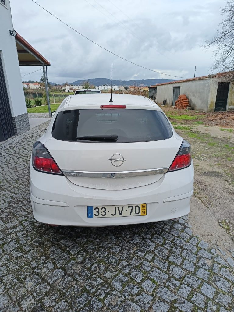 Opel Astra GTC 1.3